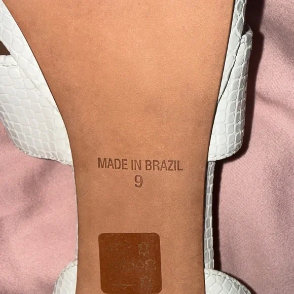 BCBGMaxAzria white Textured Women's Sandals - Picture 6 of 7